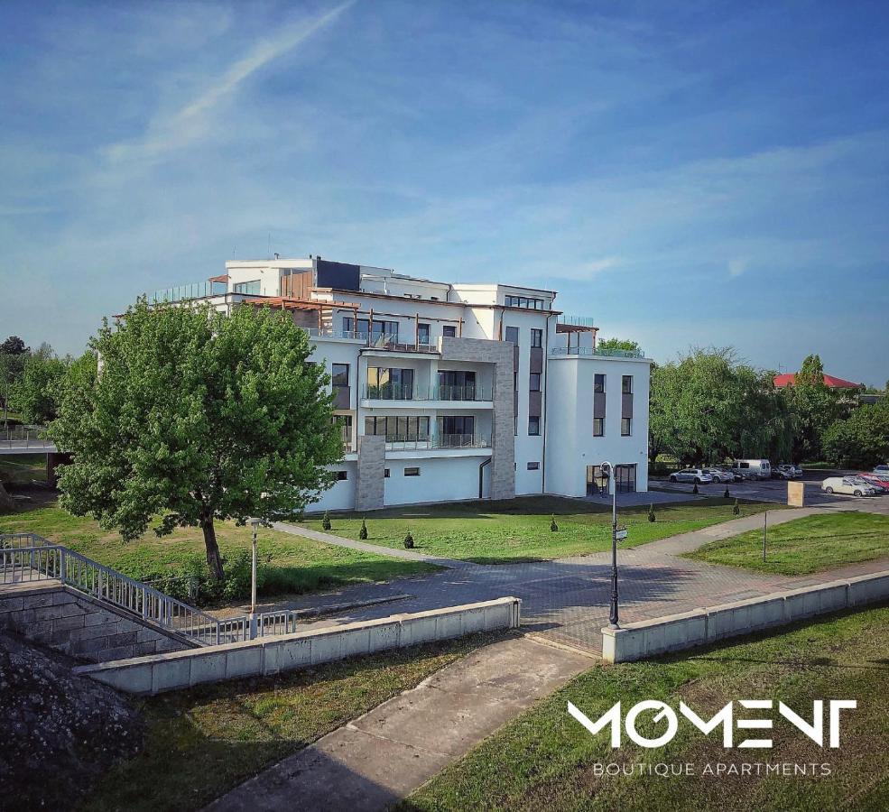 Moment Apartments Szolnok Exteriör bild